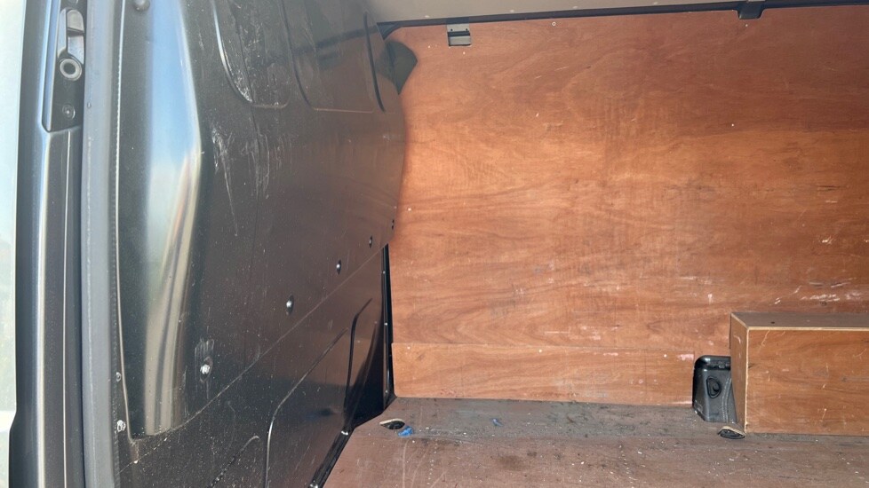 Used Volkswagen Transporter 2017 for sale - 77010310: Photo 22