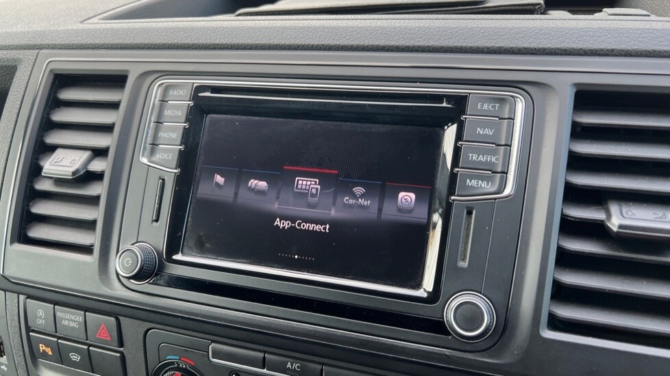 Used Volkswagen Transporter 2017 for sale - 77010310: Photo 30