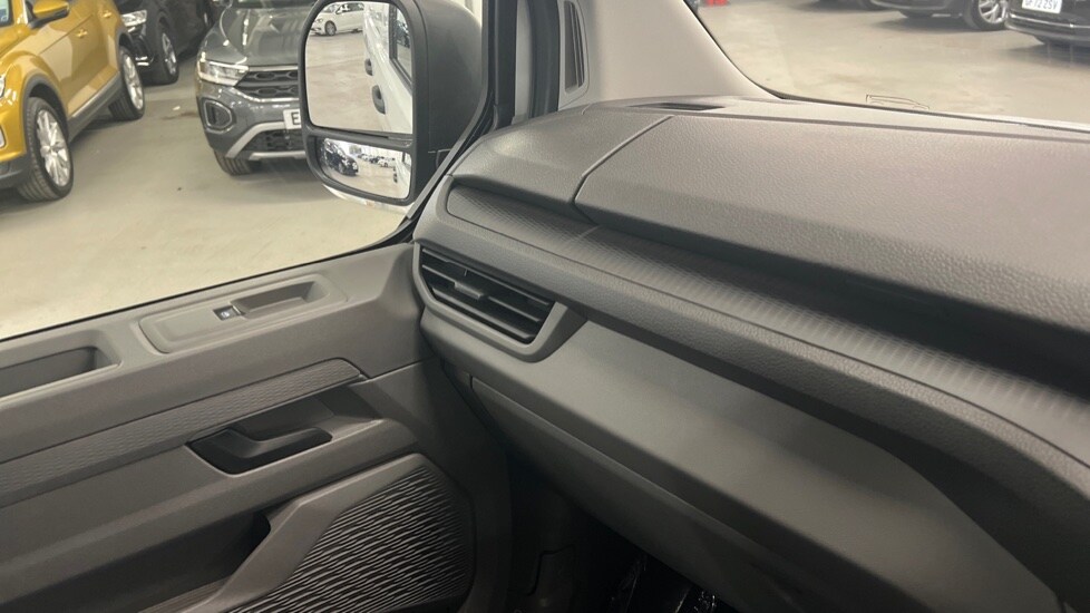 Used Volkswagen Transporter 2025 for sale - 76868919: Photo 33