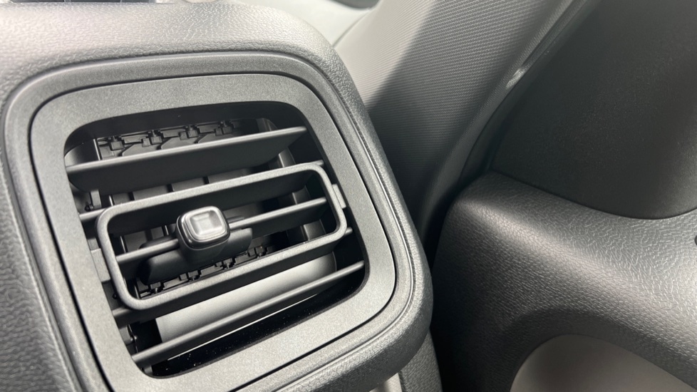 Used Volkswagen ID.Buzz 2025 for sale - 76568111: Photo 29