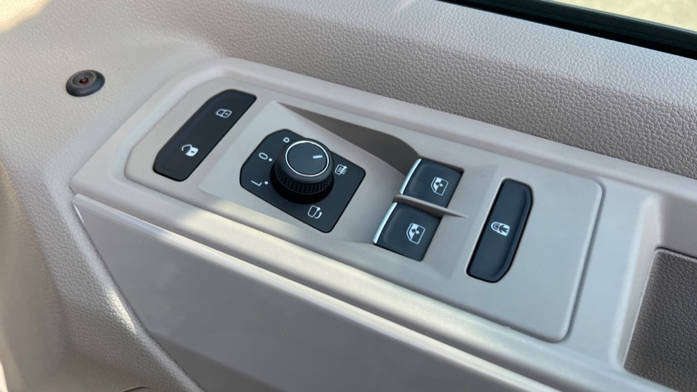 Used Volkswagen Multivan 2025 for sale - 76869752: Photo 21