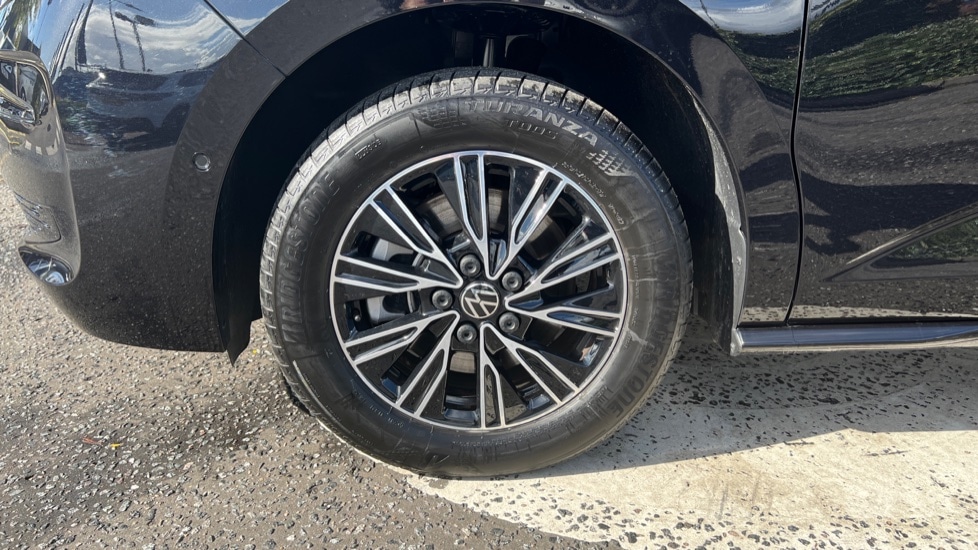 Used Volkswagen Multivan 2025 for sale - 76869752: Photo 5