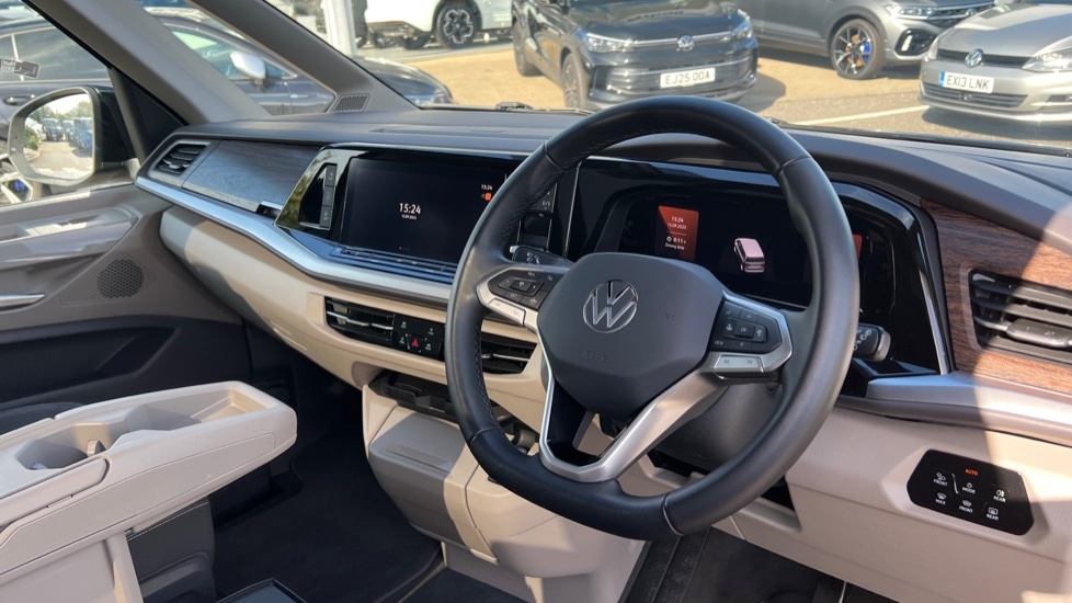 Used Volkswagen Multivan 2025 for sale - 76869752: Photo 6