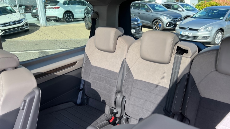 Used Volkswagen Multivan 2025 for sale - 76869752: Photo 9