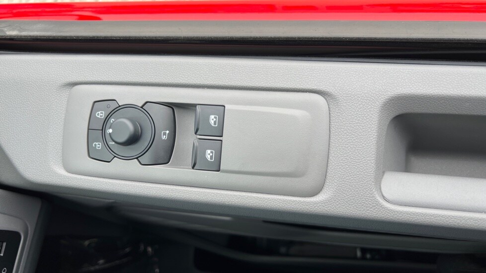 Used Volkswagen Transporter 2025 for sale - 76870298: Photo 43