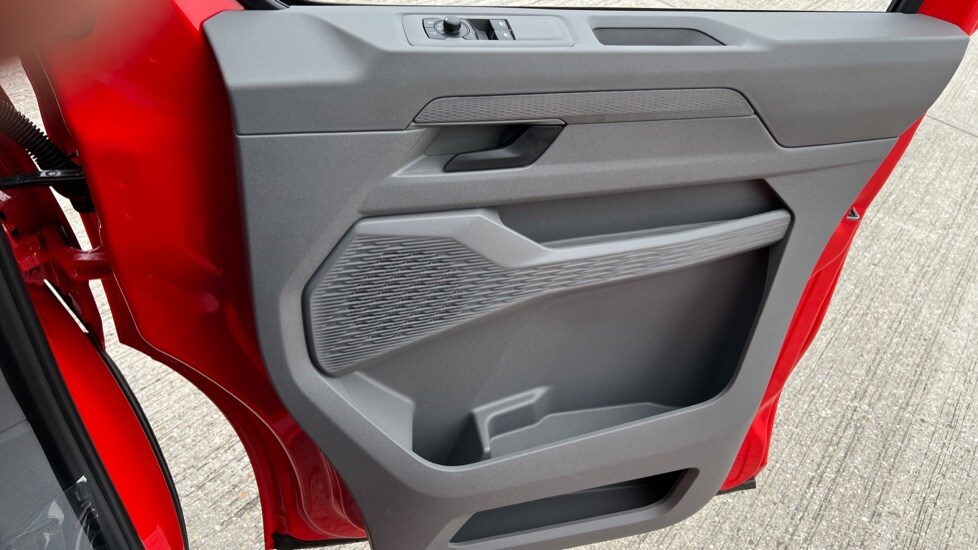 Used Volkswagen Transporter 2025 for sale - 76870298: Photo 45