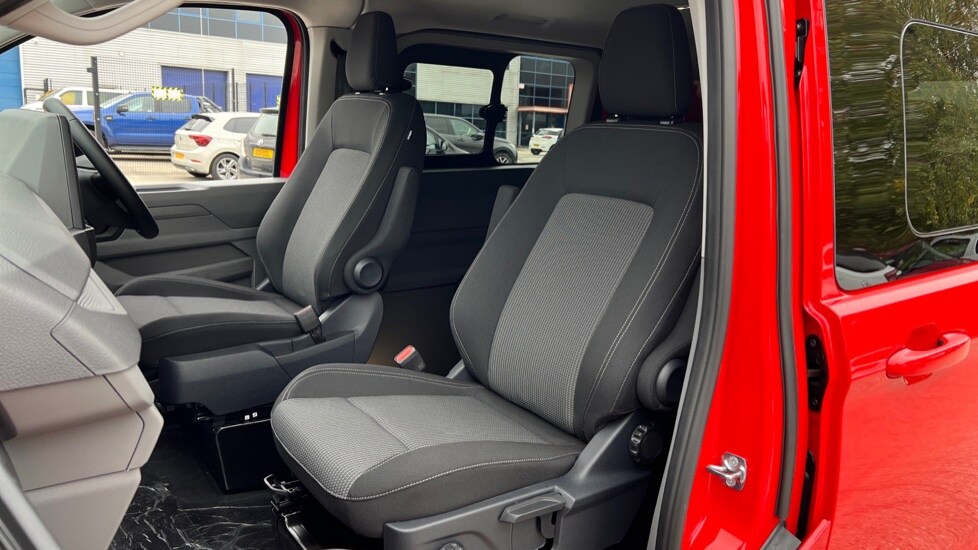 Used Volkswagen Transporter 2025 for sale - 76870298: Photo 76