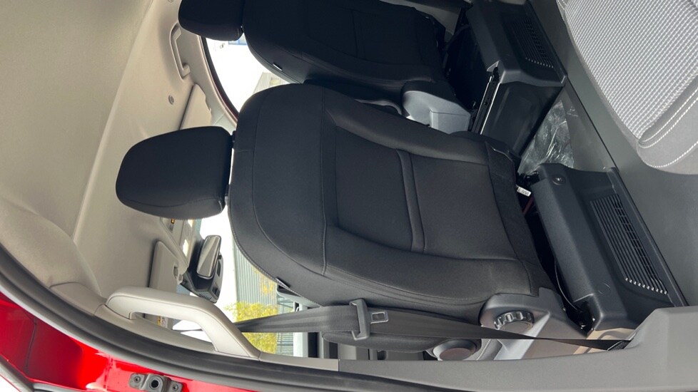 Used Volkswagen Transporter 2025 for sale - 76870298: Photo 79