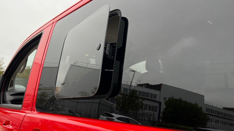 Used Volkswagen Transporter 2025 for sale - 76870298: Photo 91