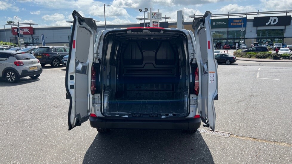 Used Volkswagen Transporter 2025 for sale - 76868472: Photo 10