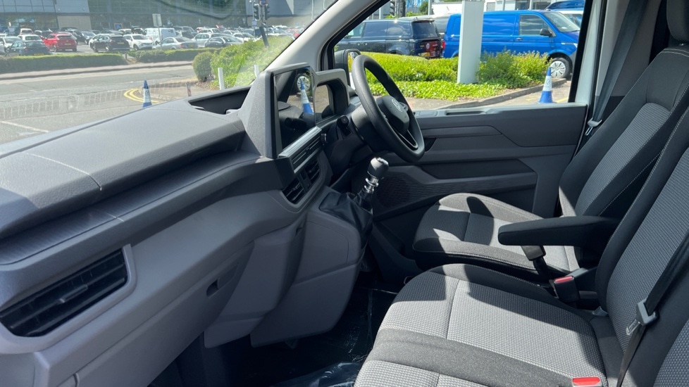 Used Volkswagen Transporter 2025 for sale - 76868472: Photo 2