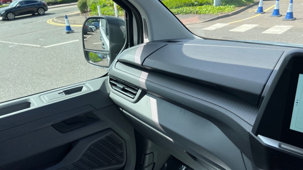 Used Volkswagen Transporter 2025 for sale - 76868472: Photo 29