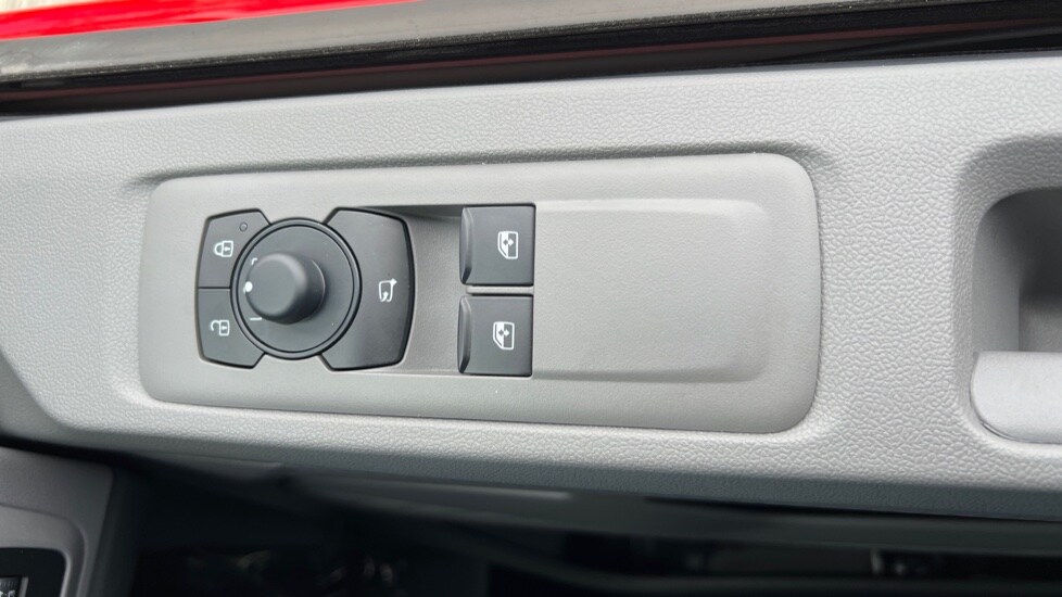 Used Volkswagen Transporter 2025 for sale - 76630155: Photo 42