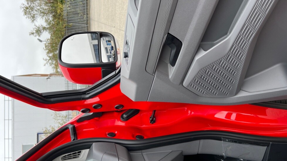 Used Volkswagen Transporter 2025 for sale - 76630155: Photo 60