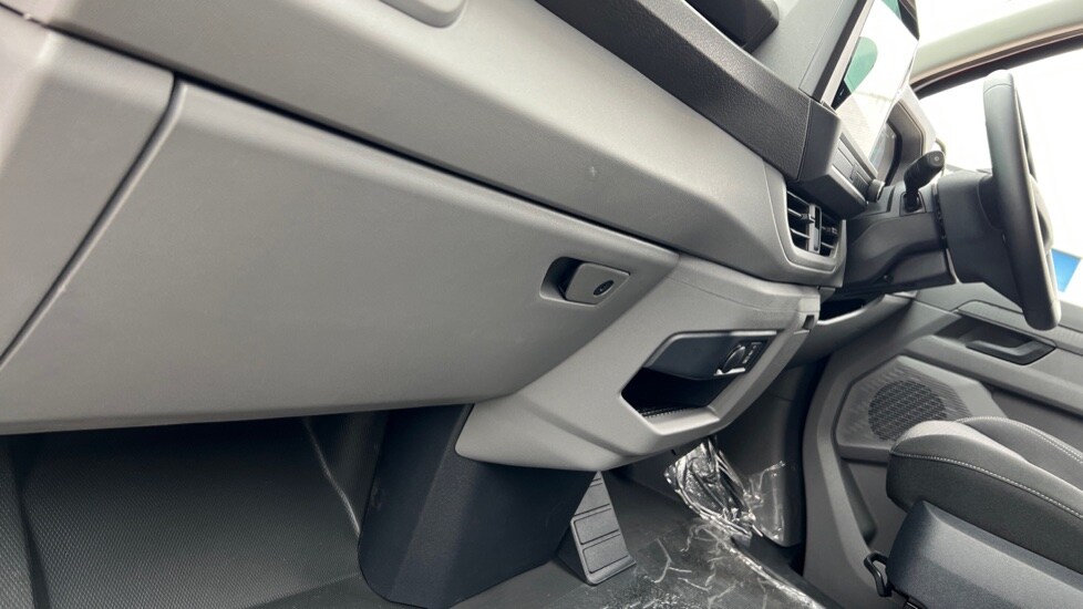 Used Volkswagen Transporter 2025 for sale - 76630155: Photo 75