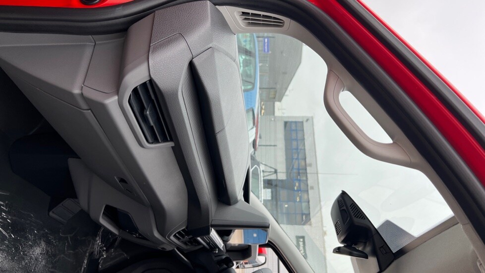 Used Volkswagen Transporter 2025 for sale - 76630155: Photo 98