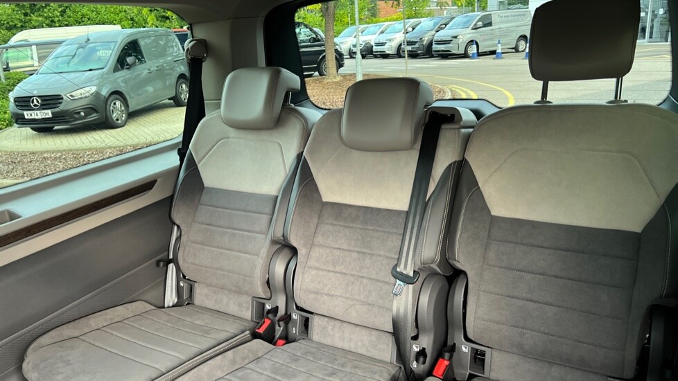 Used Volkswagen Multivan 2025 for sale - 76350766: Photo 9
