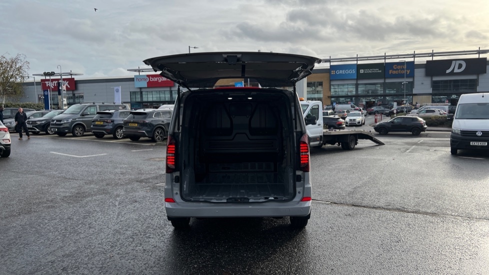 Used Volkswagen Transporter 2025 for sale - 76921670: Photo 10