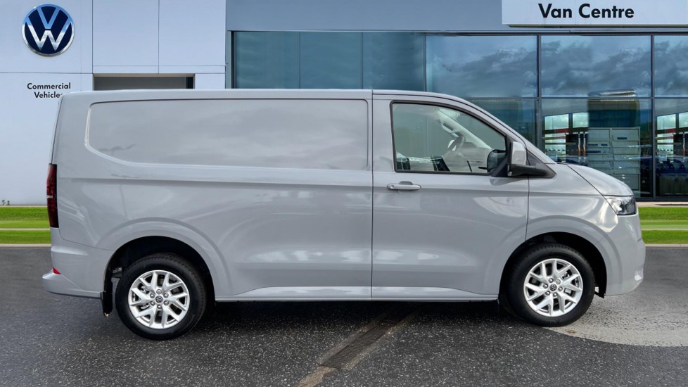 Used Volkswagen Transporter 2025 for sale - 76921670: Photo 4