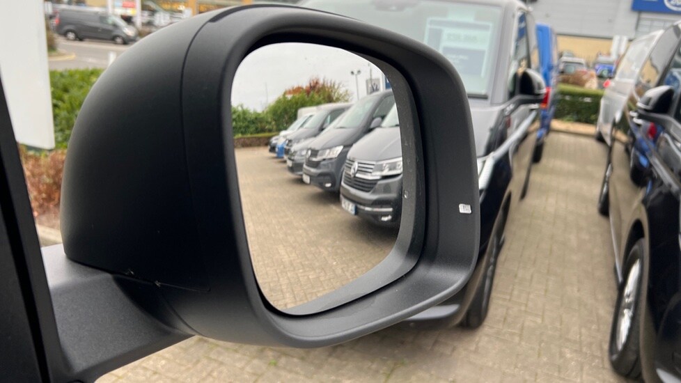 Used Volkswagen ID.Buzz 2025 for sale - 76870267: Photo 38