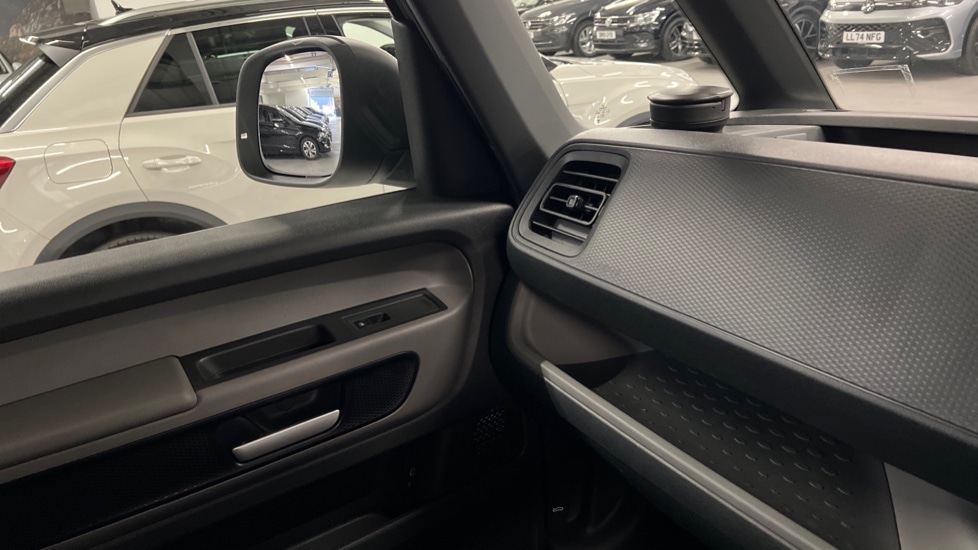 Used Volkswagen ID.Buzz 2023 for sale - 76229179: Photo 27
