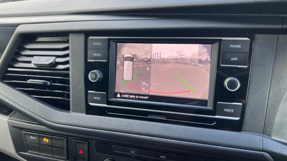 Used Volkswagen Transporter 2024 for sale - 76870643: Photo 35