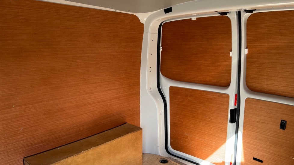 Used Volkswagen Transporter 2024 for sale - 76870643: Photo 9