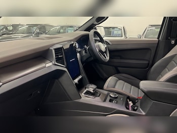 Used Volkswagen Amarok 2024 for sale - 75439948: Photo