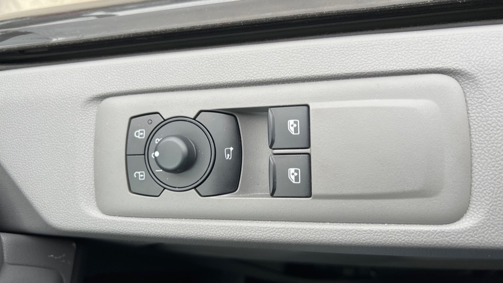 Used Volkswagen Transporter 2025 for sale - 75763750: Photo 37