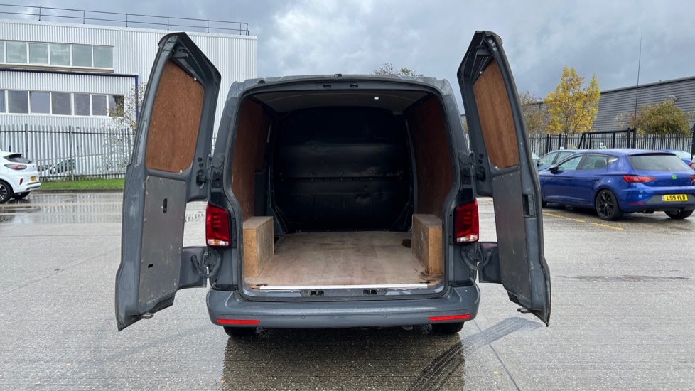 Used Volkswagen Transporter 2022 for sale - 75829111: Photo 10