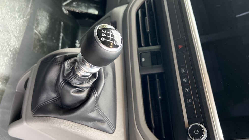 Used Volkswagen Transporter 2025 for sale - 76868457: Photo 14