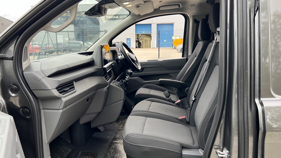 Used Volkswagen Transporter 2025 for sale - 76868457: Photo 2