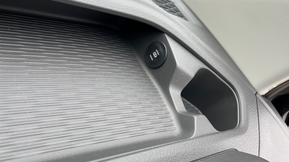 Used Volkswagen Transporter 2025 for sale - 76868457: Photo 40