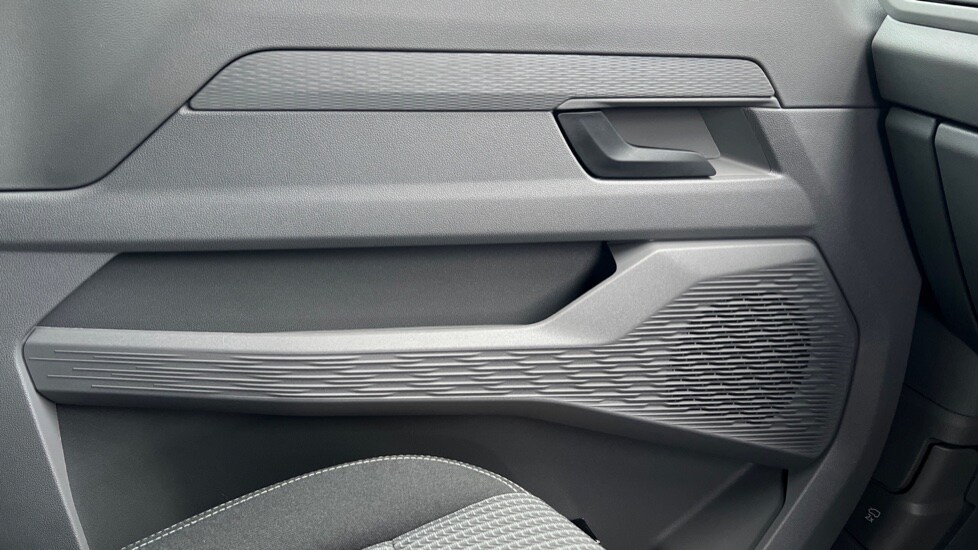 Used Volkswagen Transporter 2025 for sale - 76868457: Photo 43