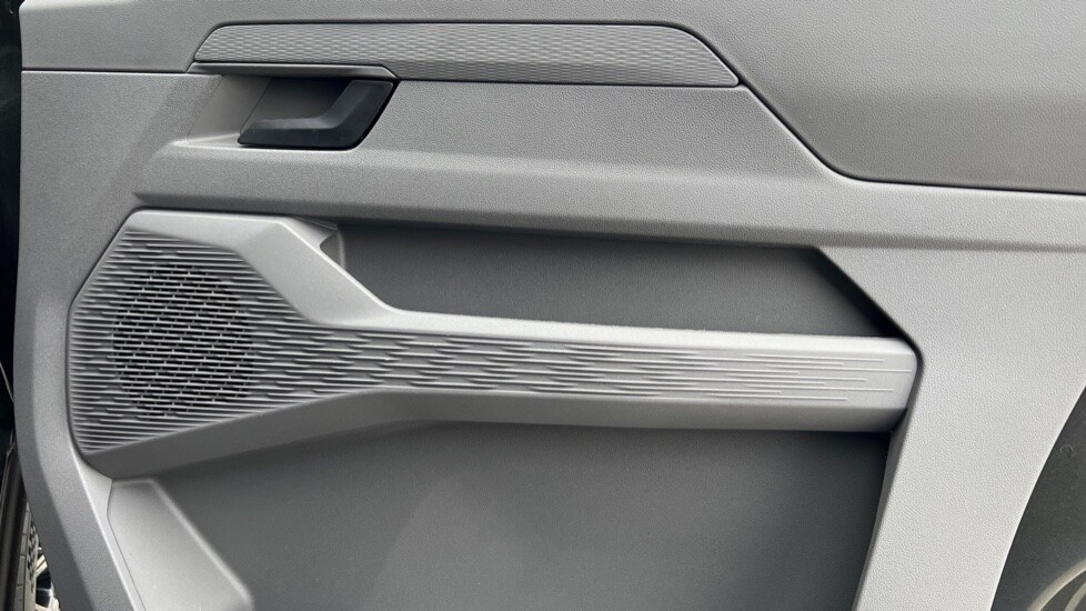 Used Volkswagen Transporter 2025 for sale - 76868457: Photo 51