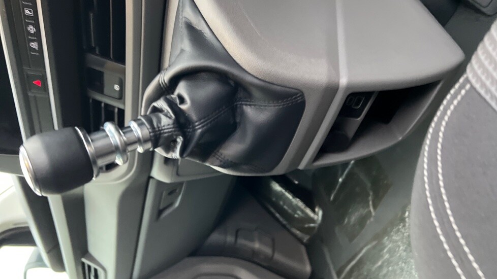 Used Volkswagen Transporter 2025 for sale - 76868457: Photo 66