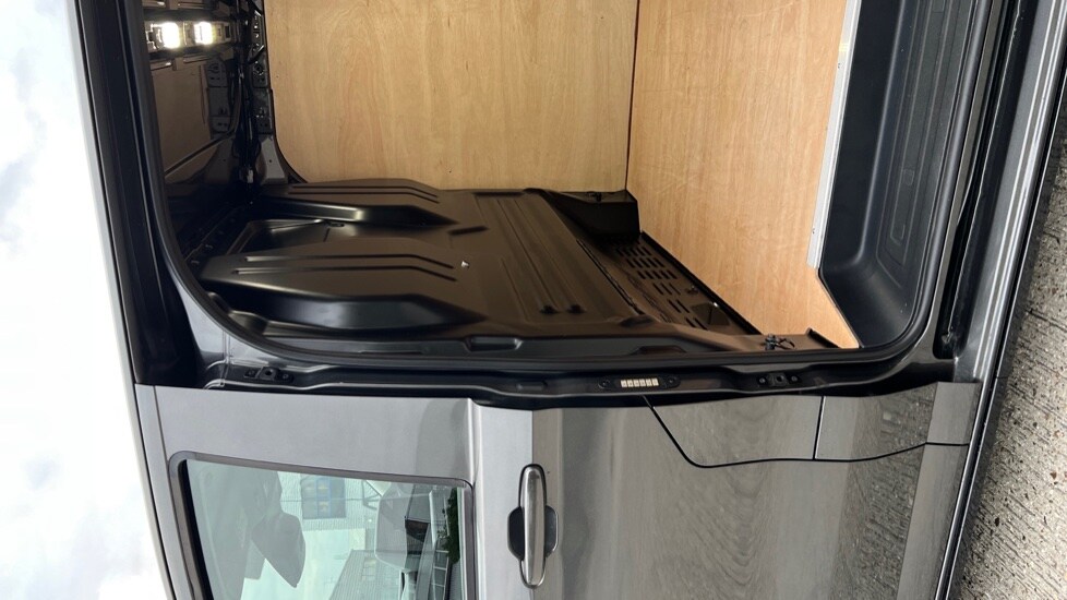 Used Volkswagen Transporter 2025 for sale - 76868457: Photo 76