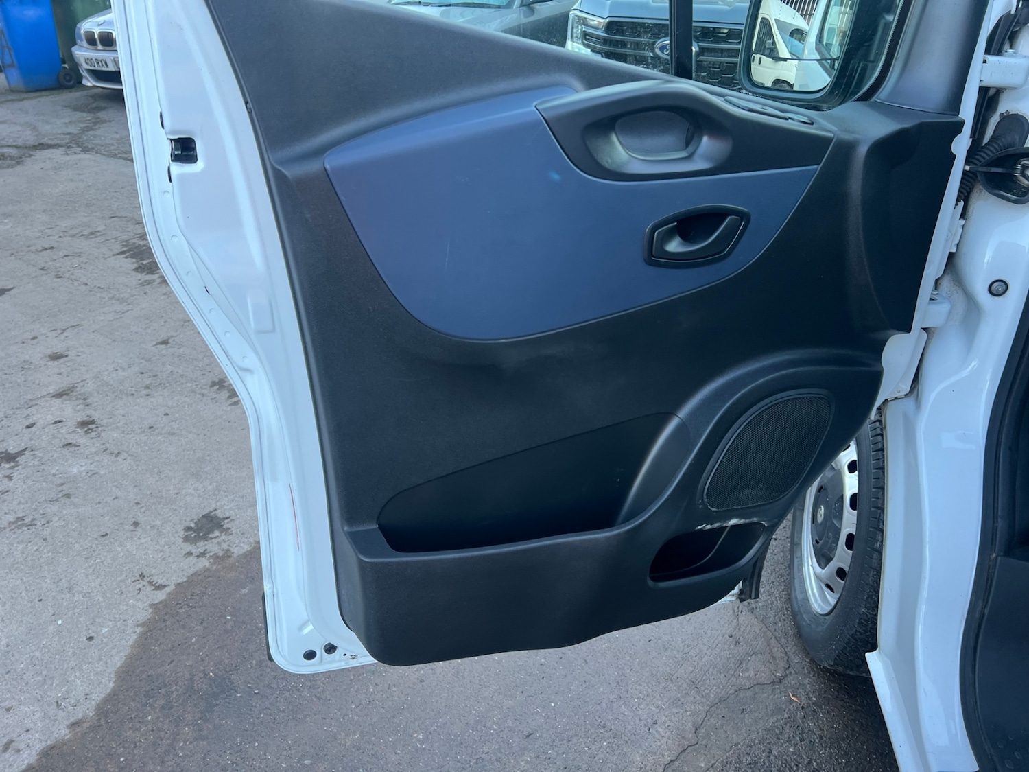 Used Vauxhall Vivaro 2017 for sale - 78090408: Photo 6