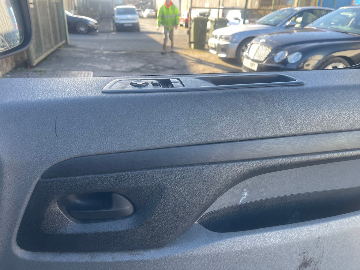 Used Vauxhall Vivaro 2020 for sale - 78187103: Photo 4