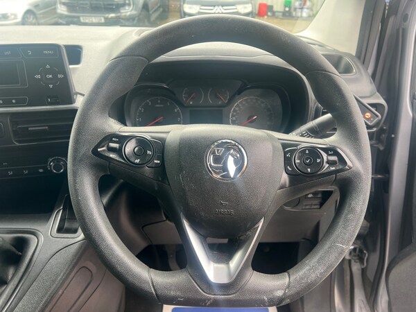 Used Vauxhall Combo 2020 for sale - 76213749: Photo 3