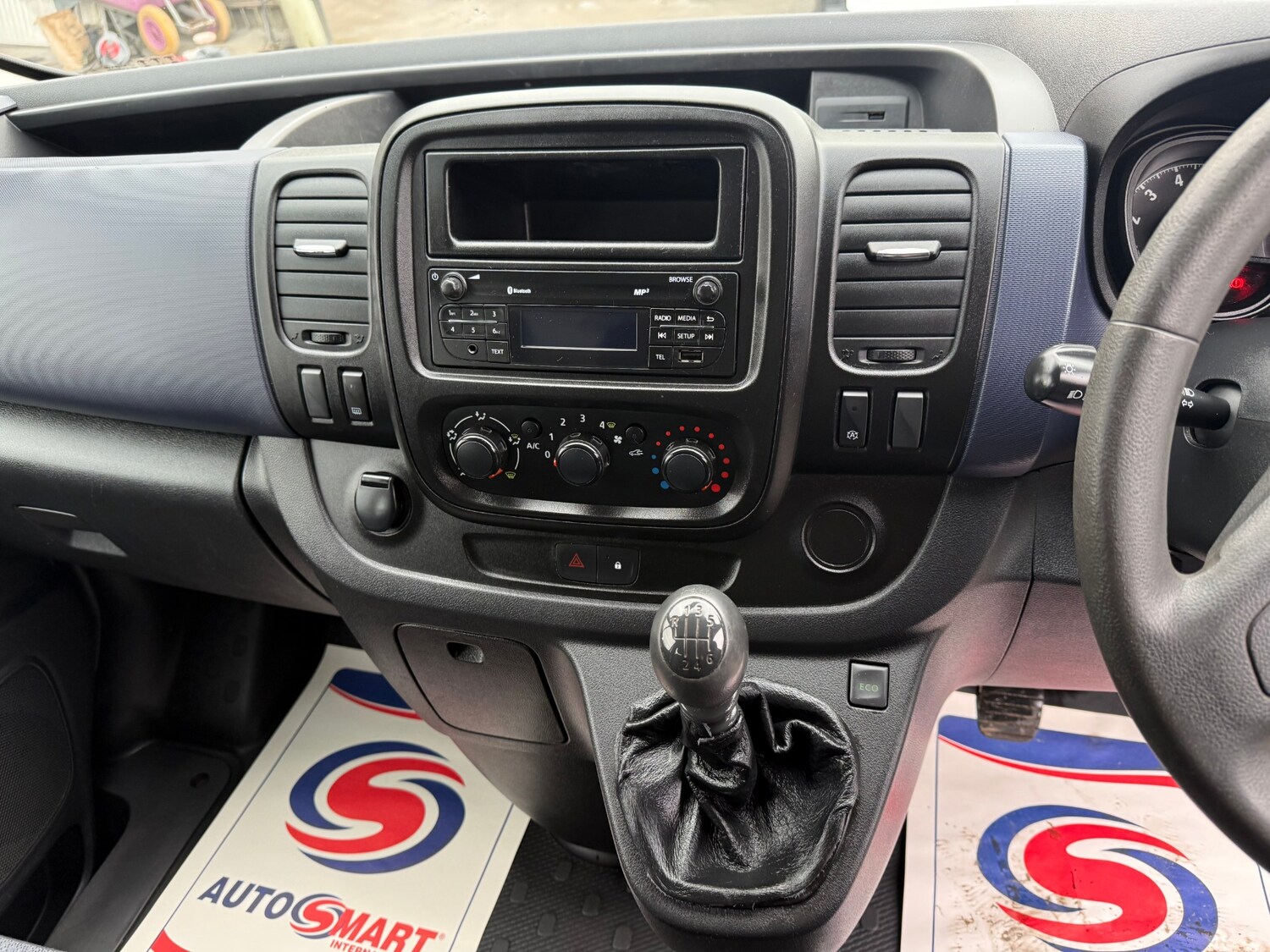 Used Vauxhall Vivaro 2016 for sale - 76158500: Photo 3