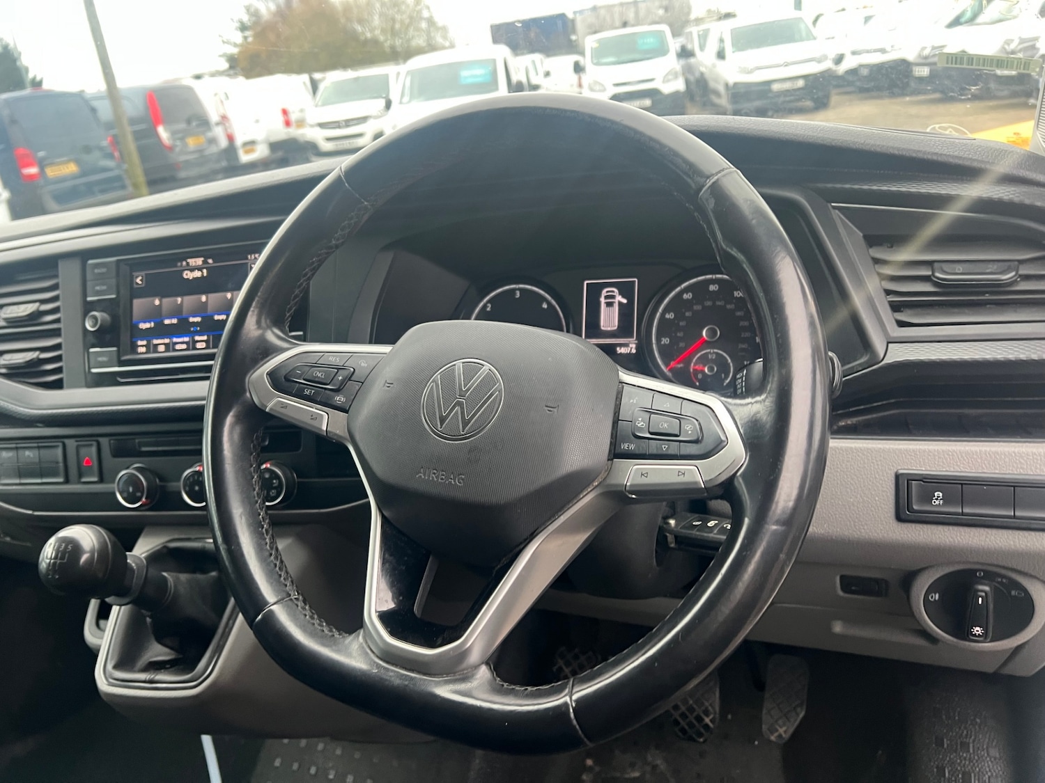 Used Volkswagen Transporter 2021 for sale - 76968548: Photo 2