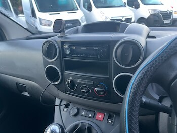 Used Peugeot Partner 2018 for sale - 77067516: Photo