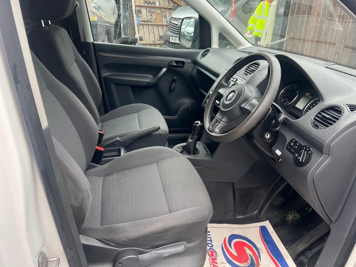 Used Volkswagen Caddy 2015 for sale - 76867068: Photo 2