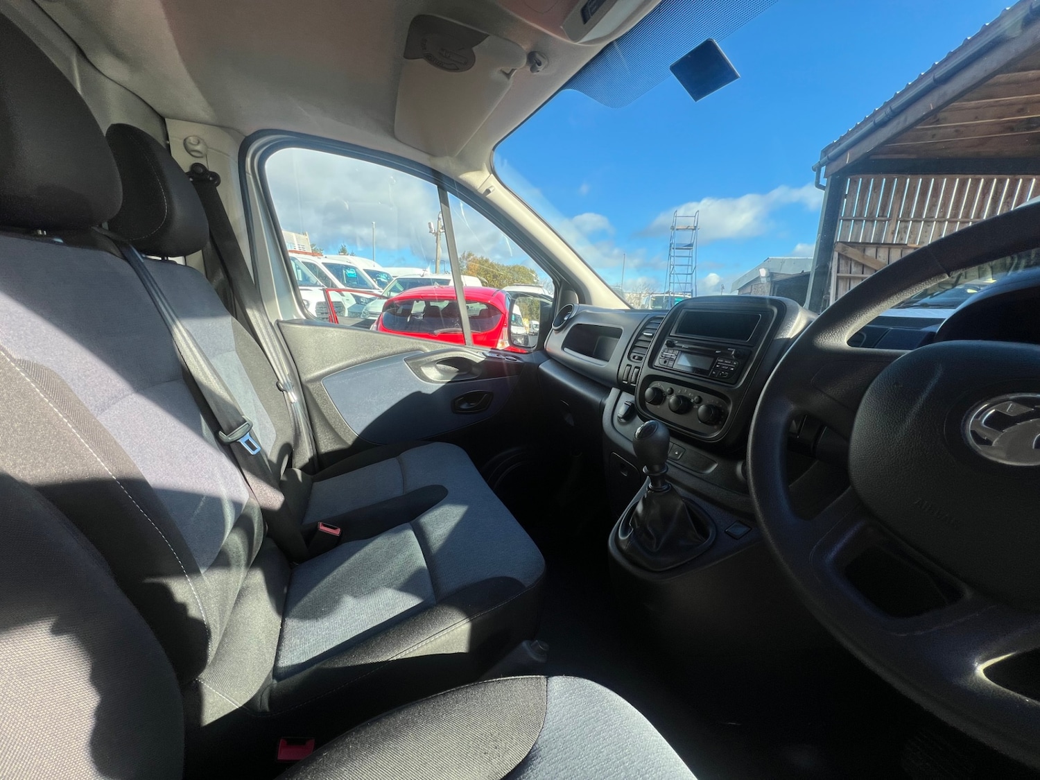 Used Vauxhall Vivaro 2018 for sale - 77122659: Photo 5