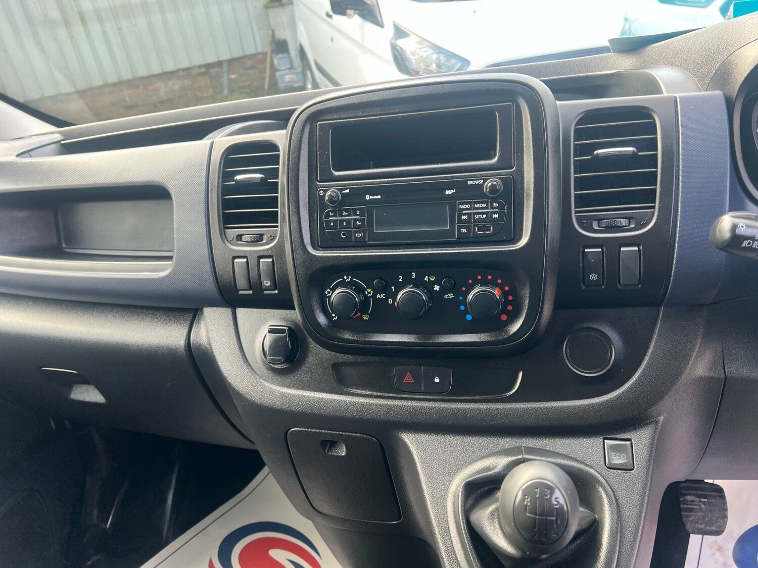 Used Vauxhall Vivaro 2017 for sale - 78186545: Photo 3