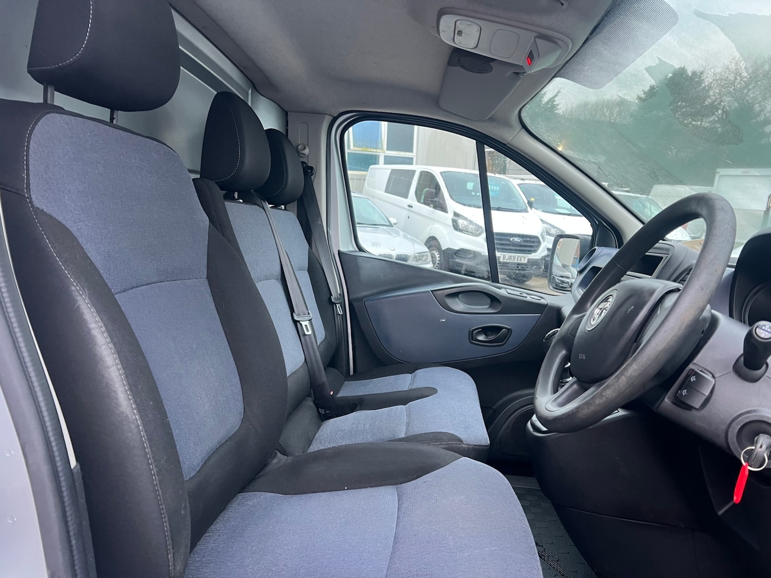 Used Vauxhall Vivaro 2019 for sale - 77374102: Photo 2