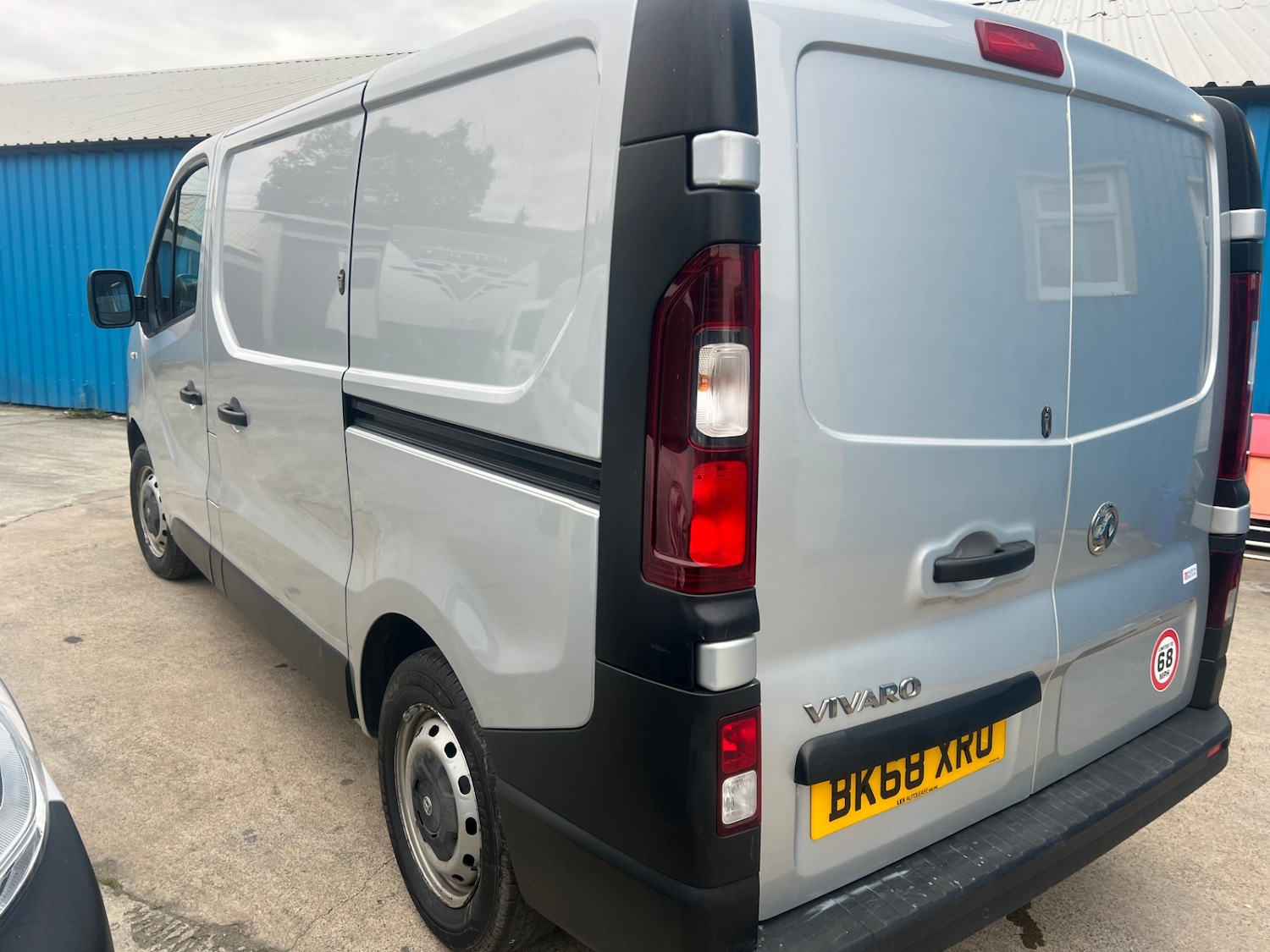 Used Vauxhall Vivaro 2018 for sale - 76387026: Photo 2