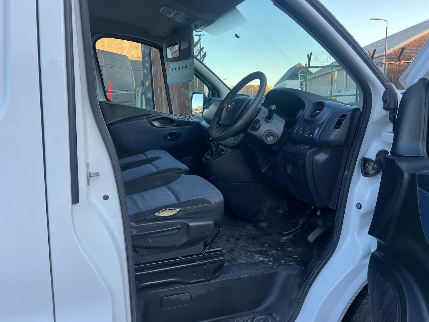 Used Vauxhall Vivaro 2017 for sale - 77967981: Photo 16