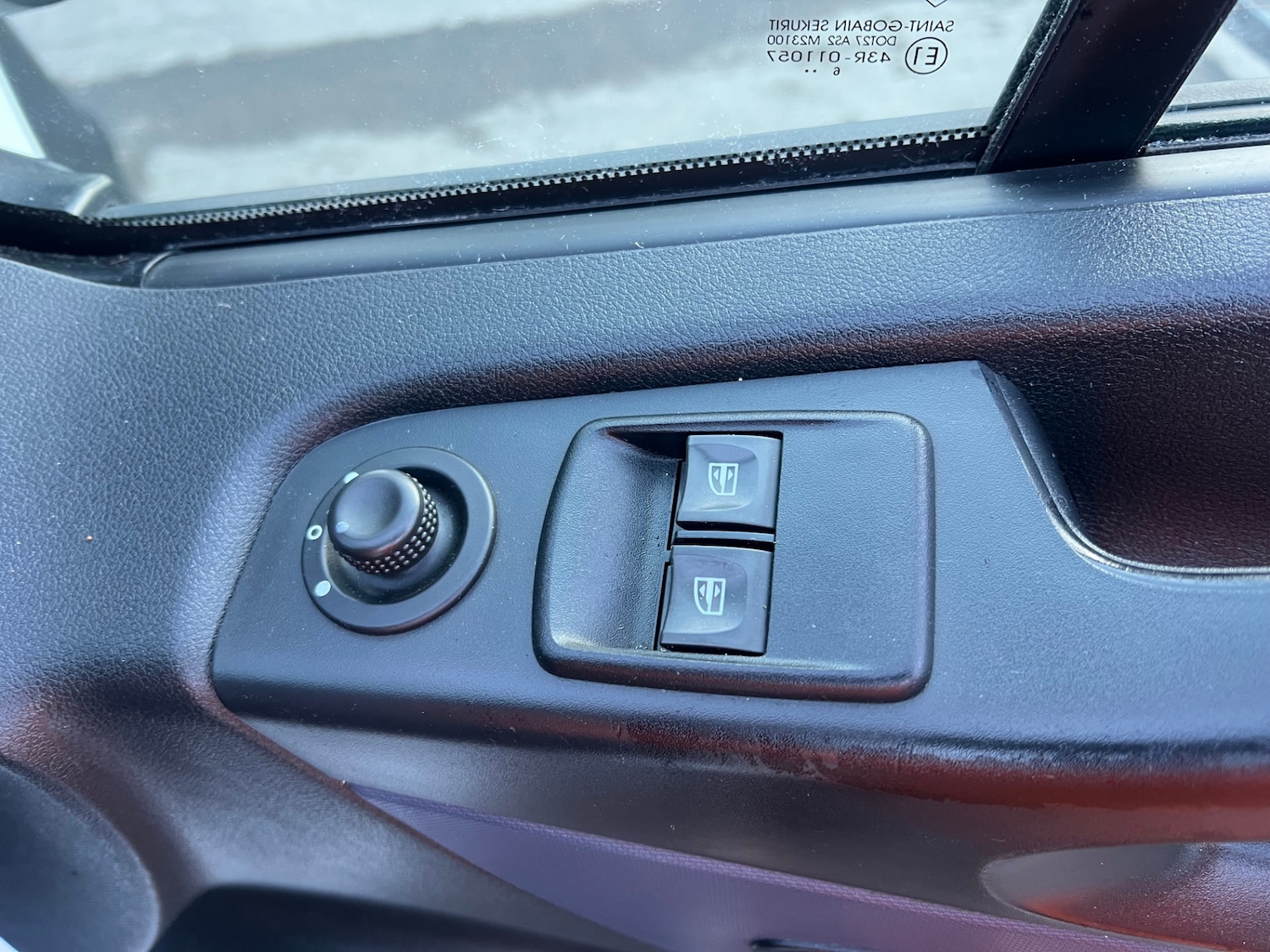 Used Vauxhall Vivaro 2017 for sale - 77967981: Photo 2